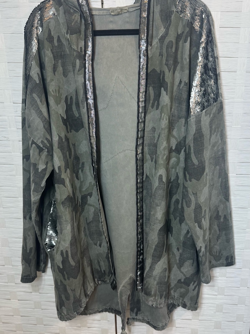New Collection Boutique Camo Sequined Open Front Lightweight Hooded Jacket - Picture 2 of 13
